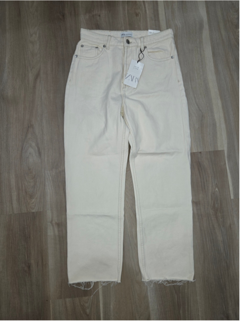 Zara Women's Straight Leg Jeans Size 8 Beige